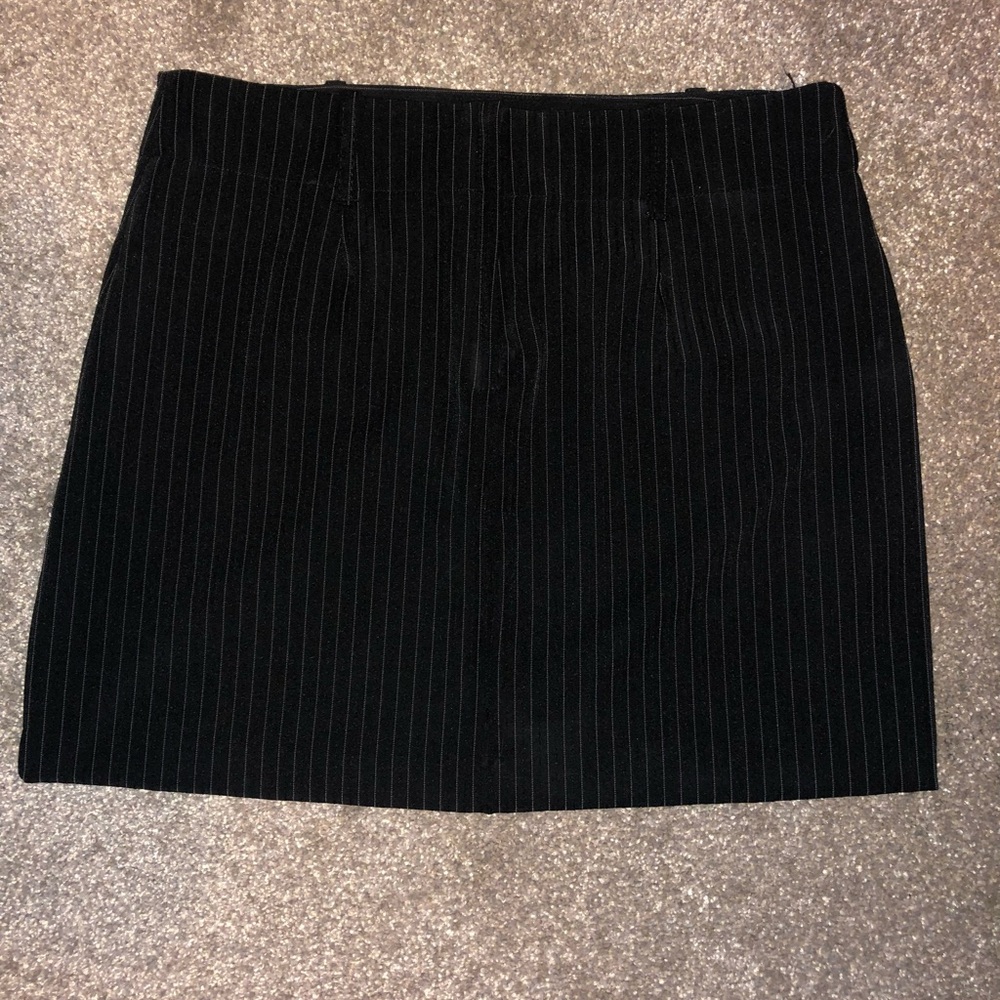 Iz Byer California Black Pinstripe Skirt Sz 7
